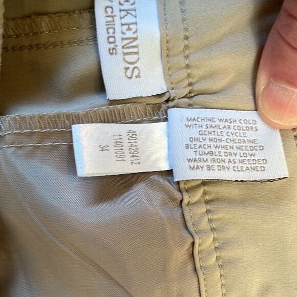 Chico’s Weekends Khaki Flat Front Crop Capri Pants Size 1 US M/8 - Picture 9 of 9